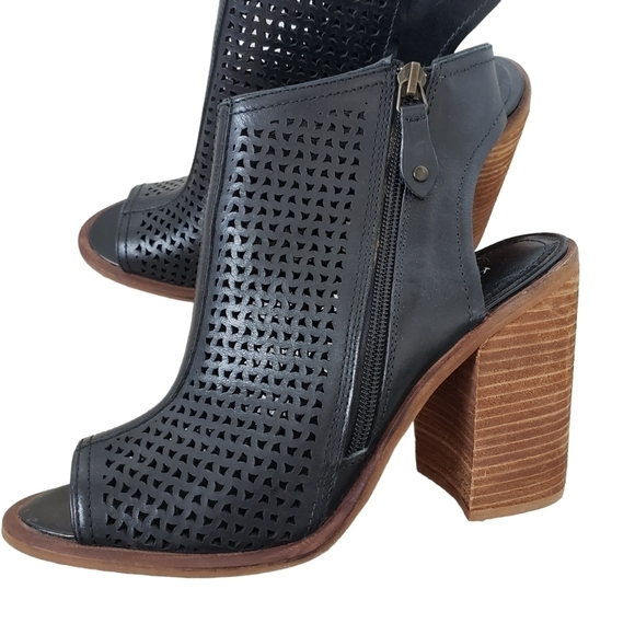 NEW Kelsi Dagger Boho Black Leather Open Toe Perforated Ankle Bootie - Picture 5 of 10
